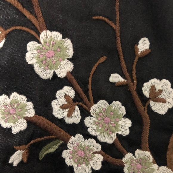 NWT Daya by Zendaya Black Soft Embroidered Zip Jacket   M - Picture 2 of 6